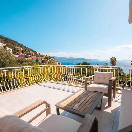 Rueya Kas,peninsula With Lawn Garden Kas